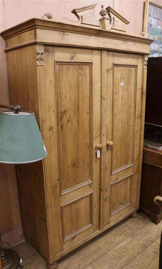 A pine armoire, H.200cm